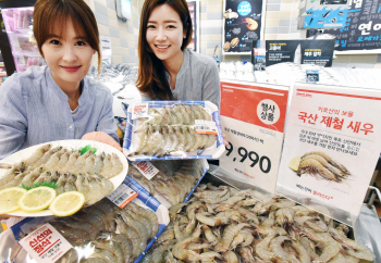 홈플러스 '가을 별미 새우, 이제 한여름에 맛보세요'