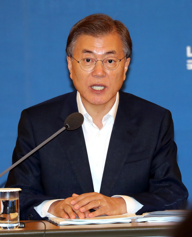 文대통령 “盧 전 대통령, 저출산 문제 강조..국가적 노력 다해야”
