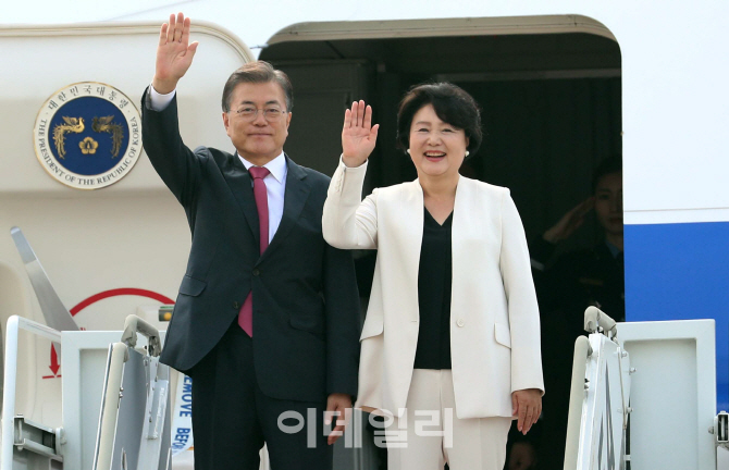 文대통령,'14대+오뚜기'와 간담회..“중소기업, 노동계도 곧 만나”(상보)