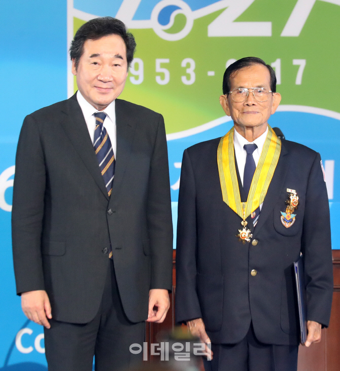 [포토]정부, 분차이 딧타쿤 태국 예비역 육군 소장에게 국민훈장 모란장 수여