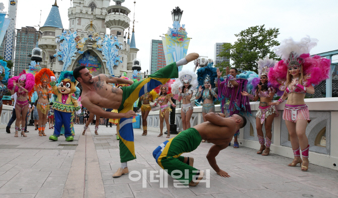 [포토]카포에라와 삼바를 동시에 만나 보세요!