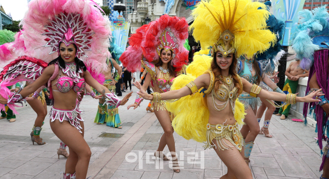 [포토]브라질 미녀들의 삼바 유혹