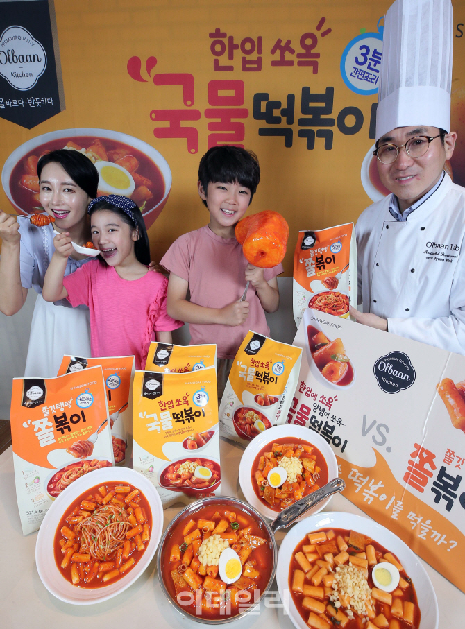 [포토]신세계푸드 '폭신한 식감, 올반 국물떡볶이' 출시