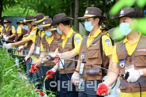 [동네방네]서초구, 주민이 직접 모기 퇴치 나선다