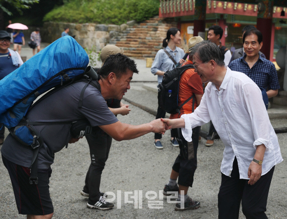 ‘진해구상’에 쏠린 눈…文대통령 어떤 해법 내놓을까?