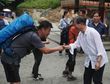 ‘진해구상’에 쏠린 눈…文대통령 어떤 해법 내놓을까?