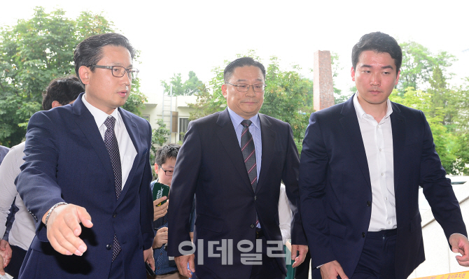 軍 검찰, 박찬주 대장 공관 등 압수수색…전역 공관병도 추가 조사할듯