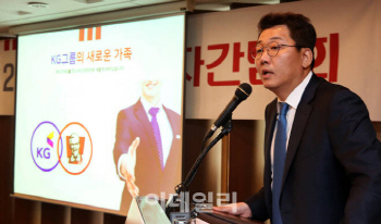 KFC "덜 익힌 치킨 불가능…한국 특화 메뉴 강화한다"