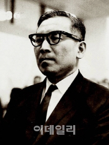 독립사상 고취 힘쓴 장준하 선생 42주기 추모식…文대통령 추모사