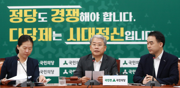 김동철 "文대통령 취임 100일..고공행진 지지율 이유는 3가지"