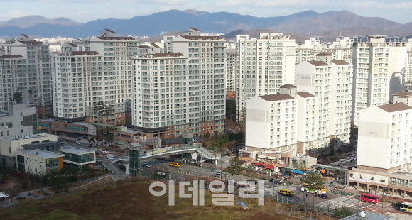 '재건축 임대→10년 임대'주택서…분양전환 시점 놓고 LH·입주민 갈등