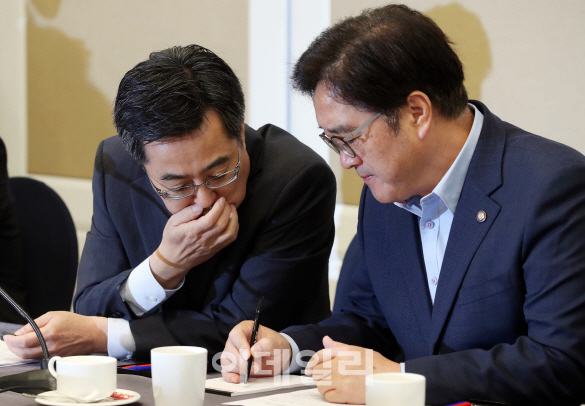 우원식 "지난 정권 재정지출, 경상성장률에 턱없이 못미쳐"