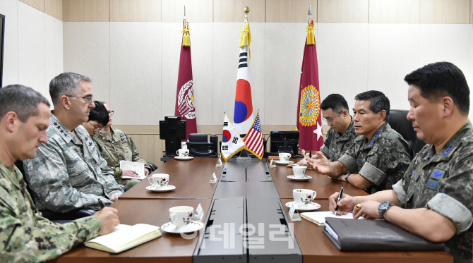 하이튼 美전략사령관 "한국에 전략자산·미사일 방어력 지속 제공"