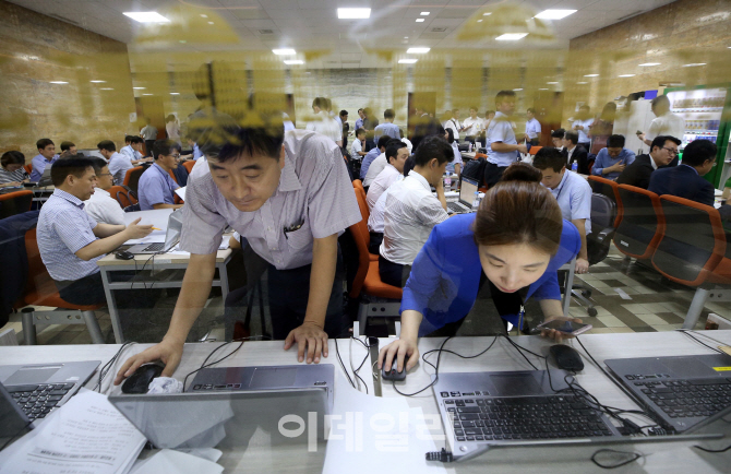 [포토]'분주한 국회'