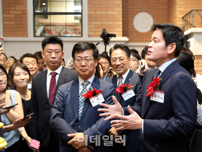 [포토] 고양스타필드 설명하는 정용진 부회장