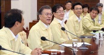 文대통령, ‘살충제 계란파동’ 모든 과정 기록한 백서발간 지시