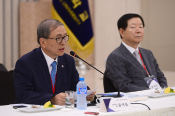 [2018 예산안]국립대 혁신발전 예산 1천억 편성…文대통령 의지 반영