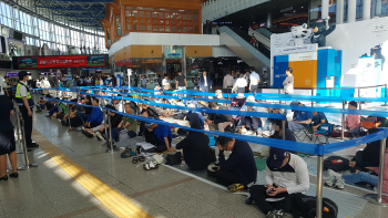 낚시 의자에 쪽잠도 불사…추석 '귀성전쟁' 스타트