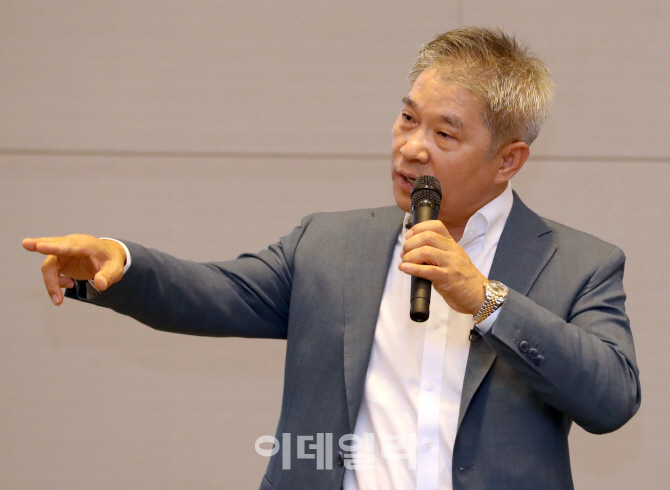 강방천 "韓증시 상승여력 제한…해외에 분산투자"