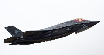 美 전략폭격기 B-1B+스텔스 전투기 한반도 첫 동시 출격, 실폭탄 투하