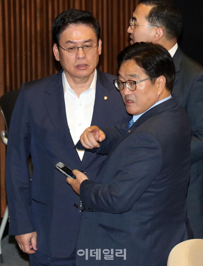 [포토]이야기 나누는 정우택-우원식