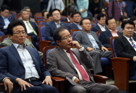 한국당, 정기국회 보이콧 선언..野 “정당성없다” 비난(종합)