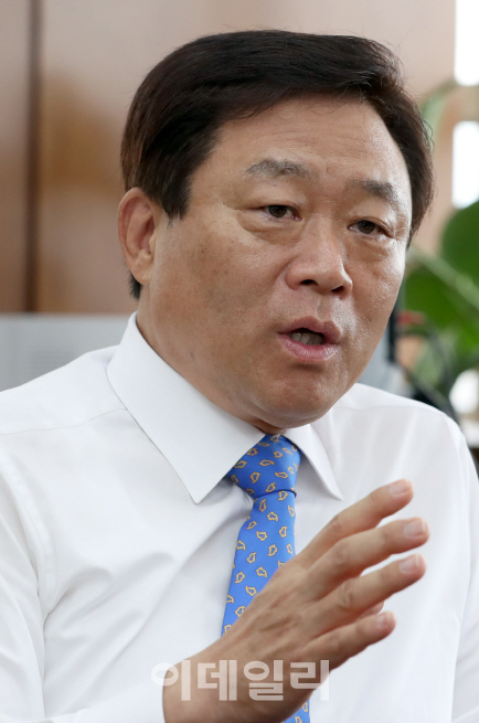 [화통토크]유주현 건협 회장 "원가 못 미치는 공공공사비, 임기 내 해결"