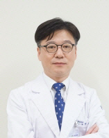 [전문의 칼럼] 수박 깨지 않고 씨 꺼내기 '도전하는 척추치료'