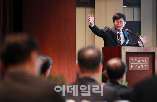 김상조 "몰아치는 재벌개혁은 필패…점진적 개선이 해법"