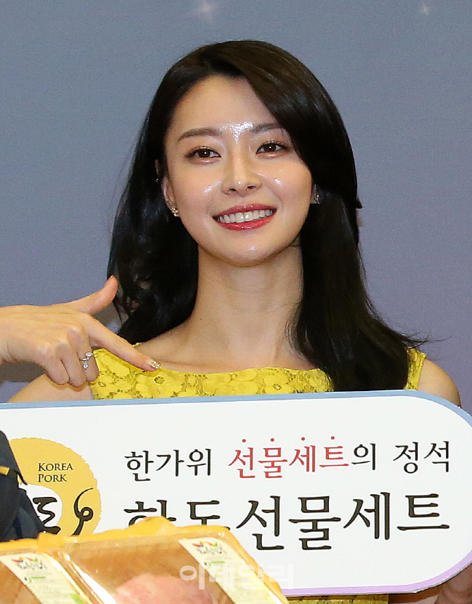 [포토]헬로비너스 나라, 추석 선물로는 '한돈'이 최고!