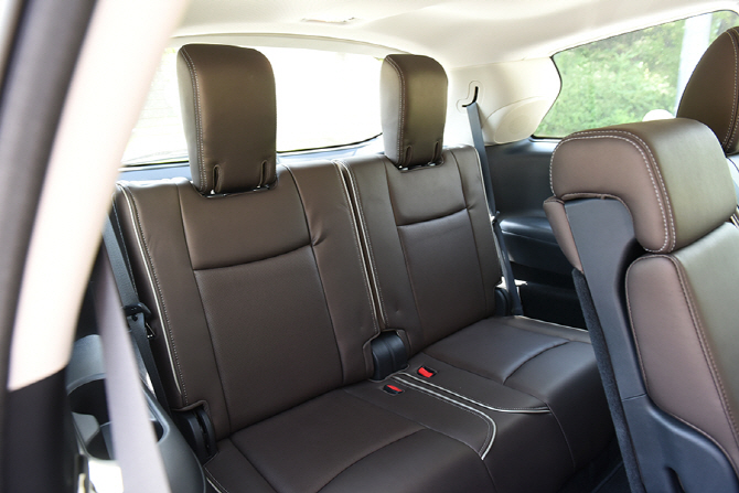 [포토] 깔끔한 구성이 돋보이는 인피니티 QX60의 3열 시트