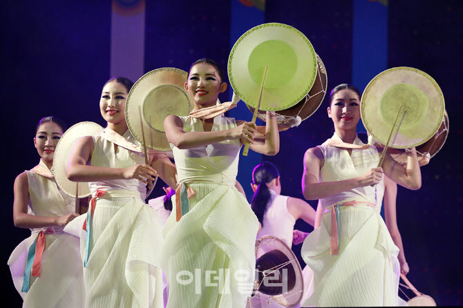 [포토] 주제공연 펼쳐지는 산청한방약초축제