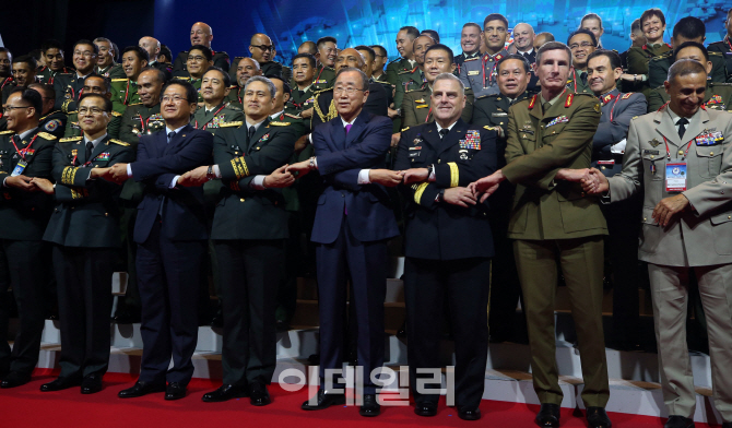 [포토]'한 자리에 모인 태평양지역 육군 대표들'