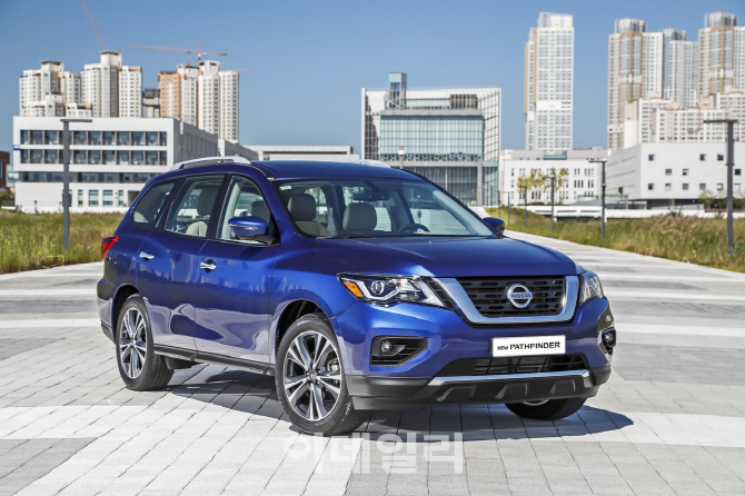 한국닛산, 7인승 SUV ‘2017 뉴 패스파인더’ 출시…5390만원