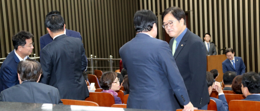 우원식, 김명수 표결 직전 "진인사대천명·기도하는 심정"