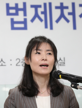 김외숙 처장, 16억 재산..文대통령 함께한 법무법인 출자가액 6800만원