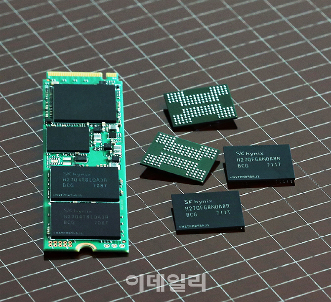 日도시바 인수전 승리한 SK하이닉스…이제 관건은 `SSD`