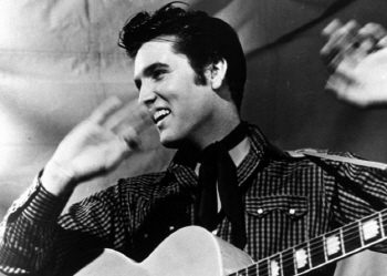 죽어서도 돈버는 '로큰롤 기업' 엘비스