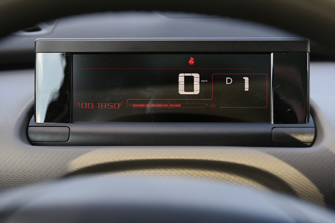 [포토] 시트로엥 C4 칵투스 원톤 에디션의 깔끔한 디지털 계기판