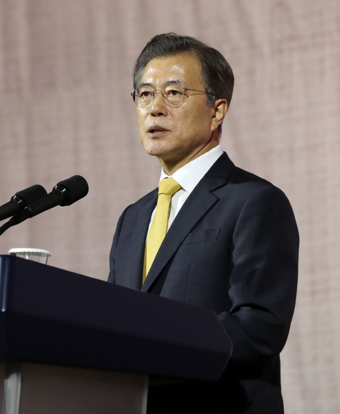 [포토] 문 대통령, '군사충돌 없도록 국제사회와 협력'