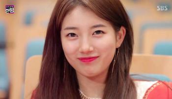 수지, '한밤’ 속 시선 잡는 주얼리 스타일링