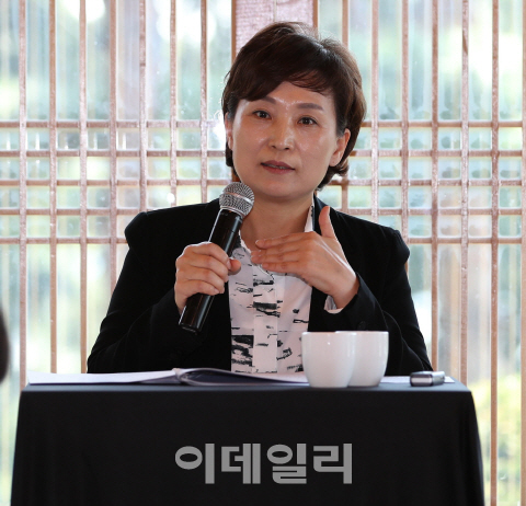 김현미 국토부장관 "8·2대책은 주택시장 안정 주춧돌"