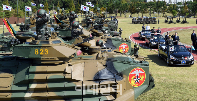 [포토]문재인 대통령 '건군 69주년 국군의 날'