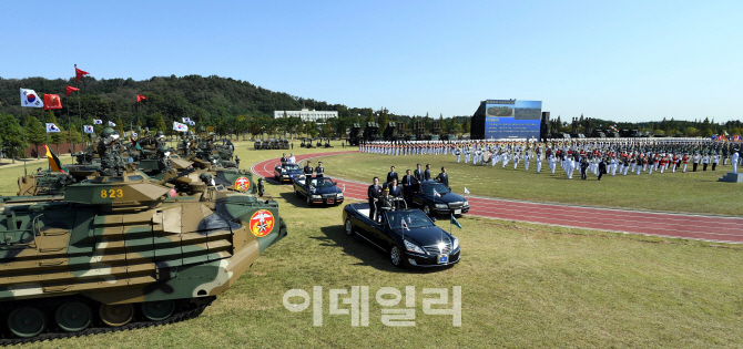 [포토]건군 69주년 국군의 날 행사 참석한 문재인 대통령