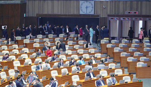 한국판 '레몬법' 국회 통과…업계 파장 고려, 시행은 3단계로(종합)