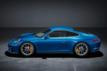포르쉐, 깔끔함이 돋보이는 911 GT3 투어링 패키지 공개