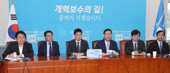 바른정당 갈등 ‘임시 봉합’..추석後 내홍 예고