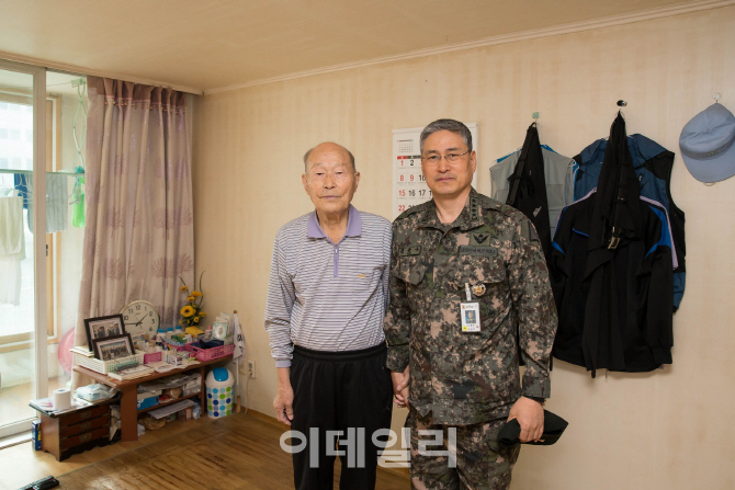 김용우 육군총장 "전투영웅들에 최고의 존경과 예우 다할 것"