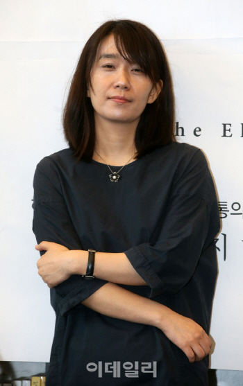 한강 “미국이 전쟁 말할 때 한국은 몸서리친다”