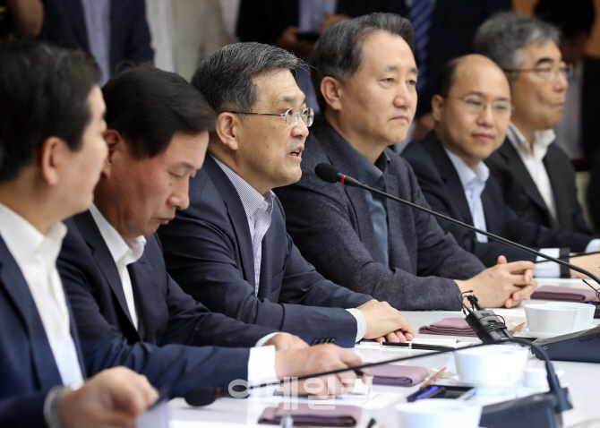 권오현은 ‘왜’ 지금 용퇴를 결심했나
